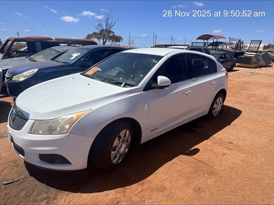 Impounded Vehicle: WHITE HOLDEN Registration: 1DUM193